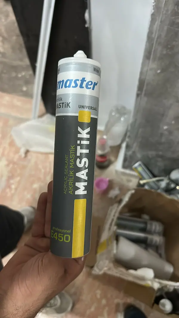 Master akrilik mastik beyaz gri kahve siyah antrasit renkler silikon ,batman hırdavat,saskom teknik hırdavat